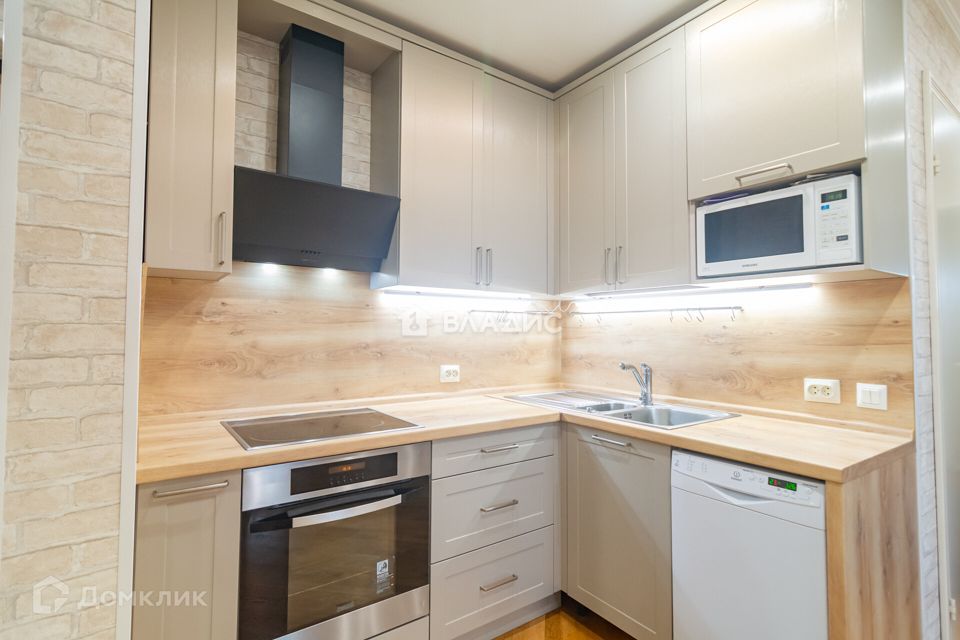 Продаётся 4-комнатная квартира, 71.2 м²