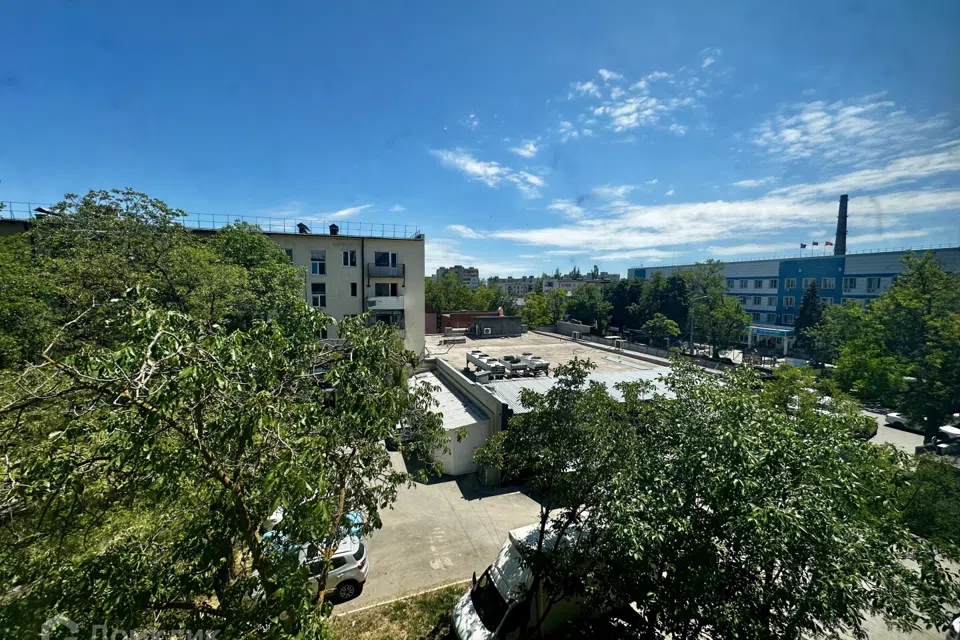 Продаётся 3-комнатная квартира, 49.6 м²