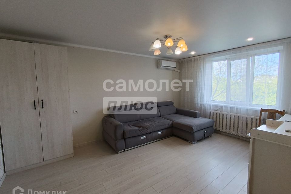 Продаётся 4-комнатная квартира, 72.1 м²