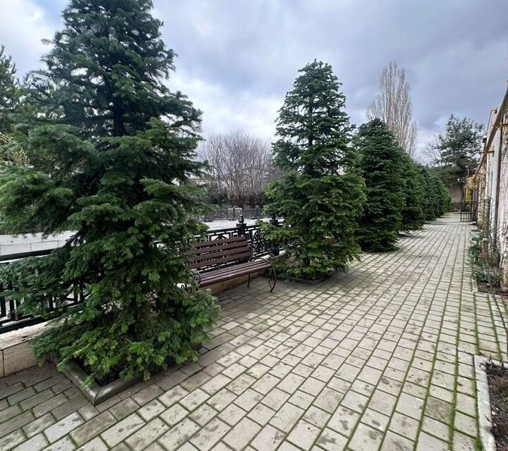 Продаётся 1-комнатная квартира, 67 м²