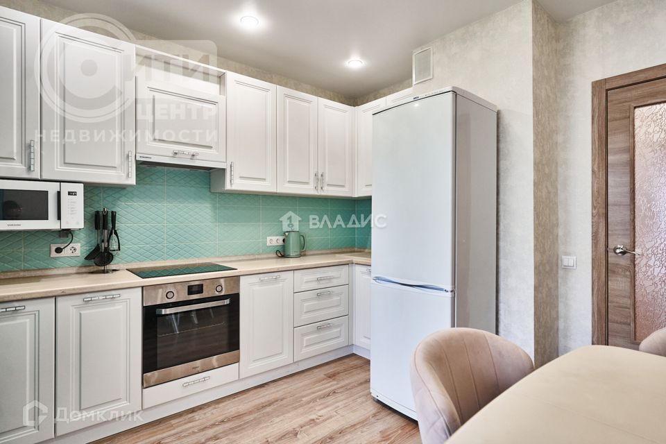 Продаётся 3-комнатная квартира, 75.8 м²