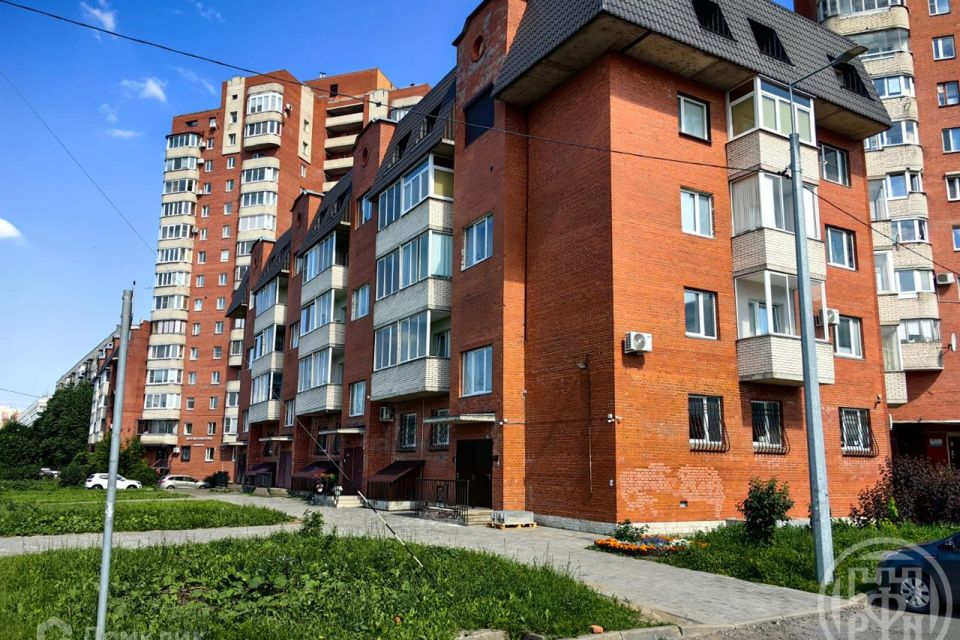 Продаётся 1-комнатная квартира, 63.3 м²