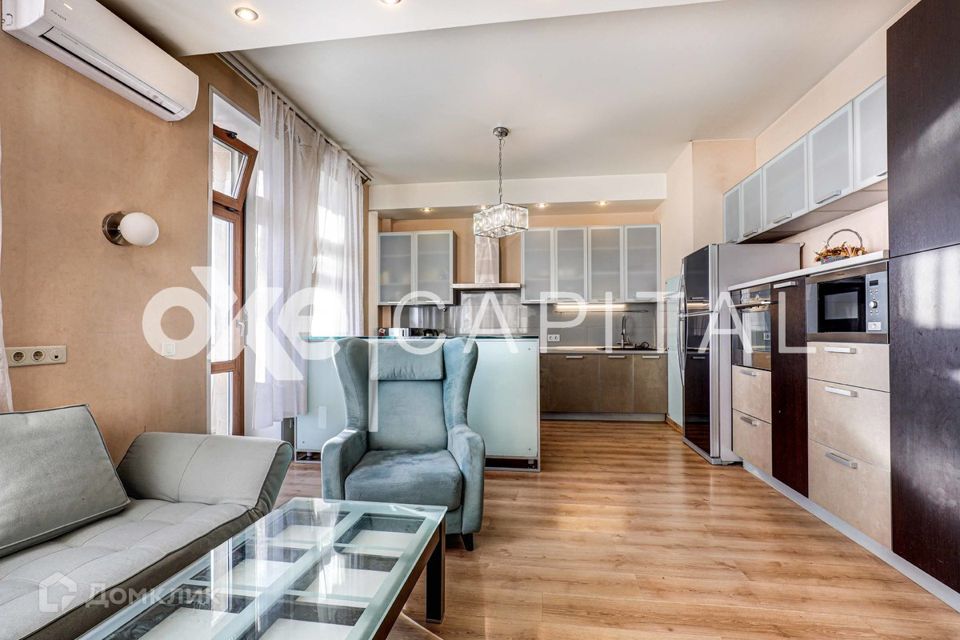 Продаётся 4-комнатная квартира, 93 м²