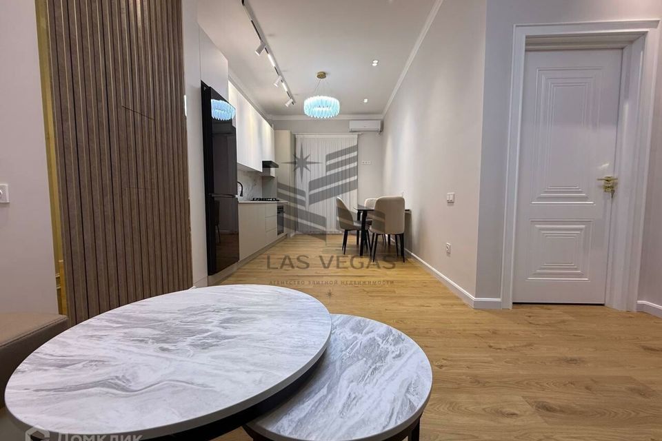 Сдаётся 2-комнатная квартира, 68 м²
