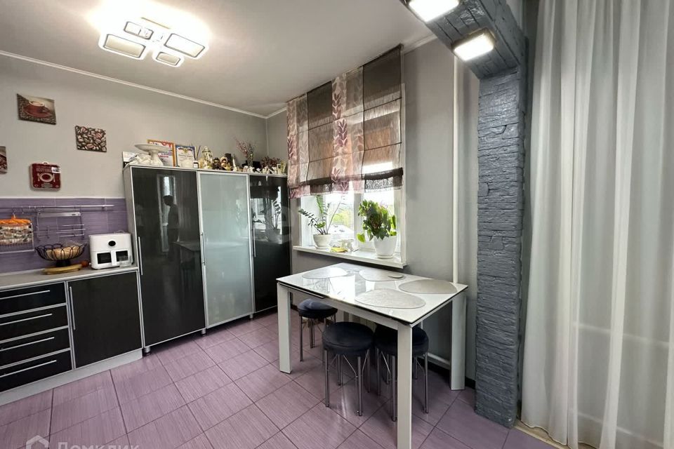 Продаётся 4-комнатная квартира, 76.5 м²