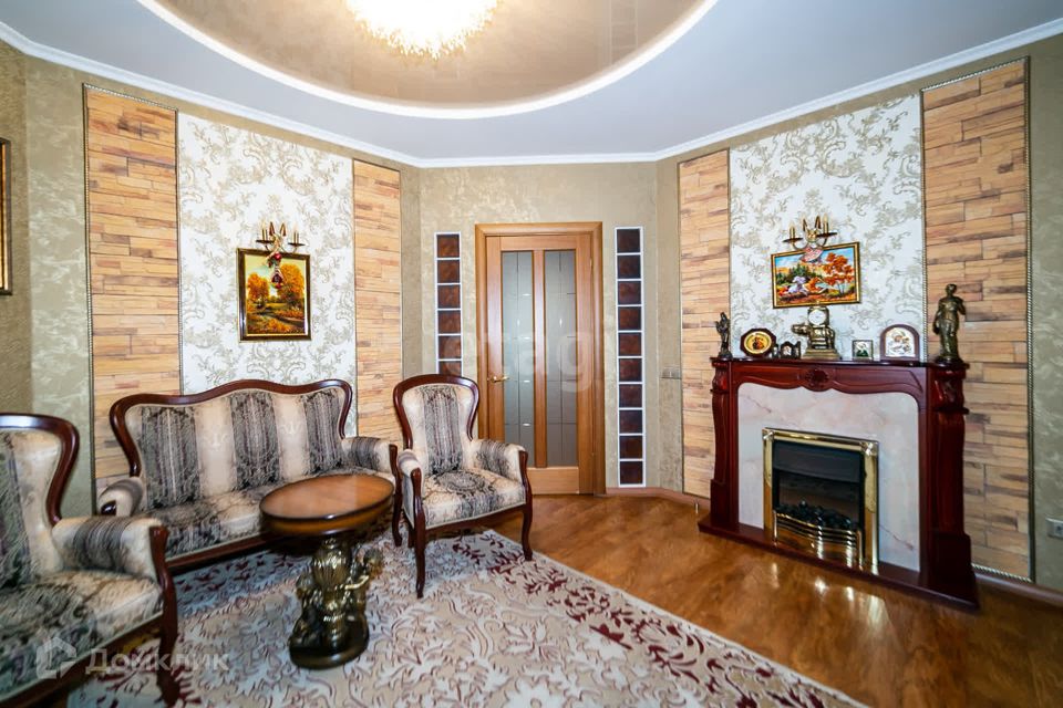 Продаётся 5-комнатная квартира, 211.7 м²