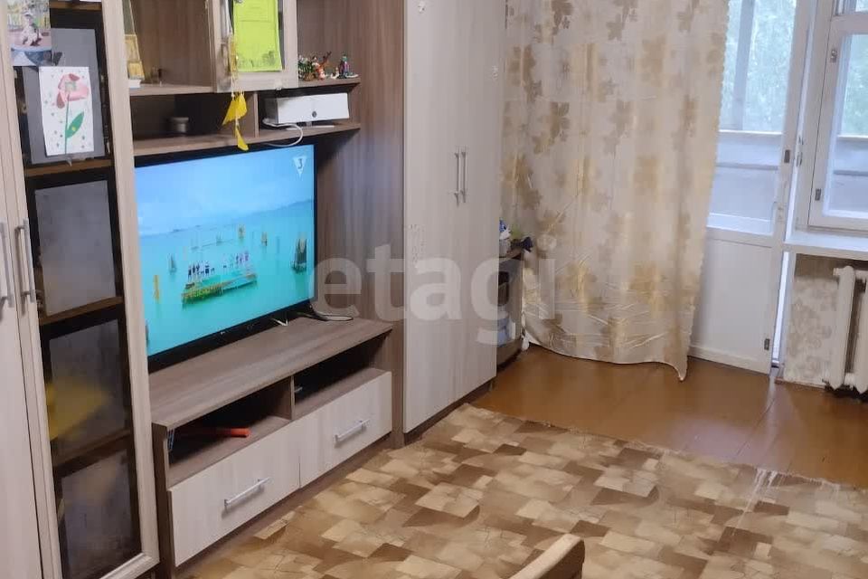 Продаётся 1-комнатная квартира, 48.2 м²