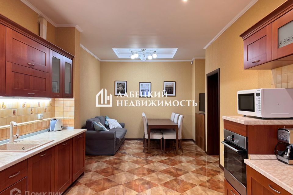 Продаётся 3-комнатная квартира, 110.3 м²