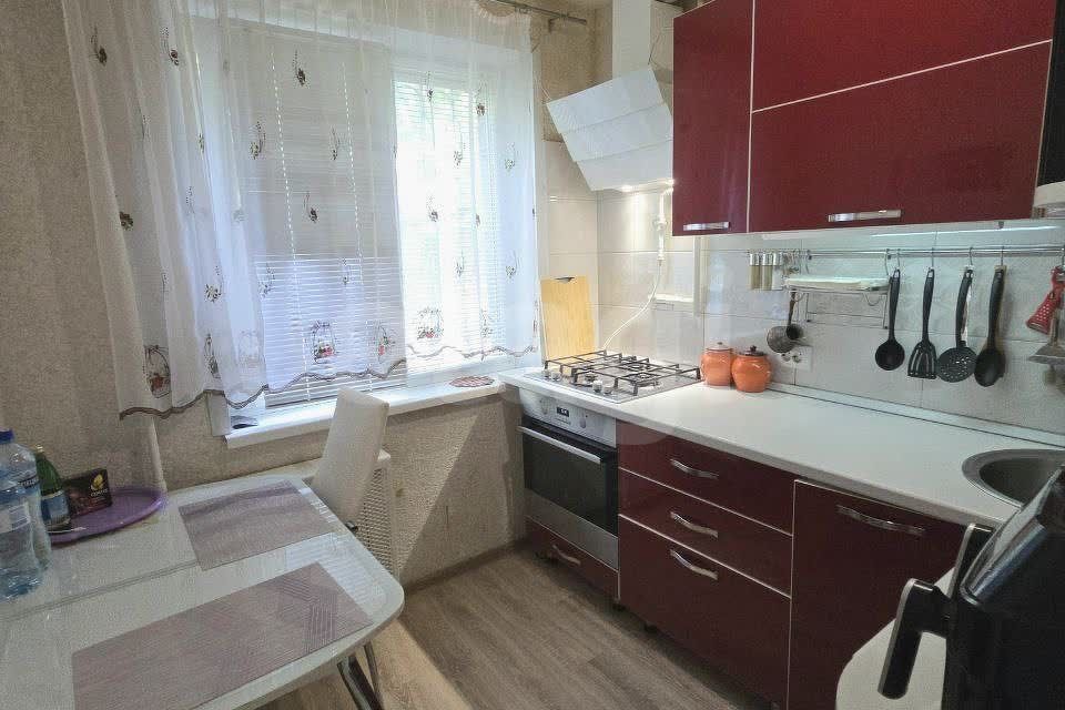 Продаётся 3-комнатная квартира, 61.4 м²