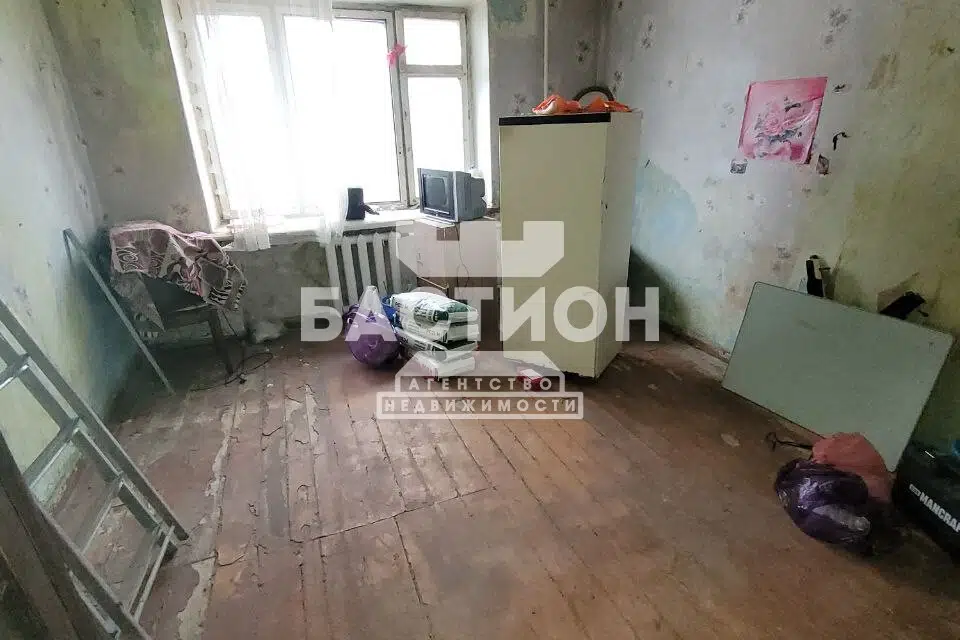 Продаётся 2 комнаты в 5-комн. квартире, 14.2 м²