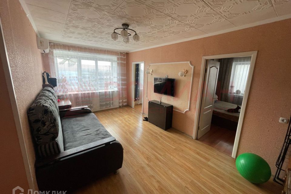 Продаётся 4-комнатная квартира, 61 м²