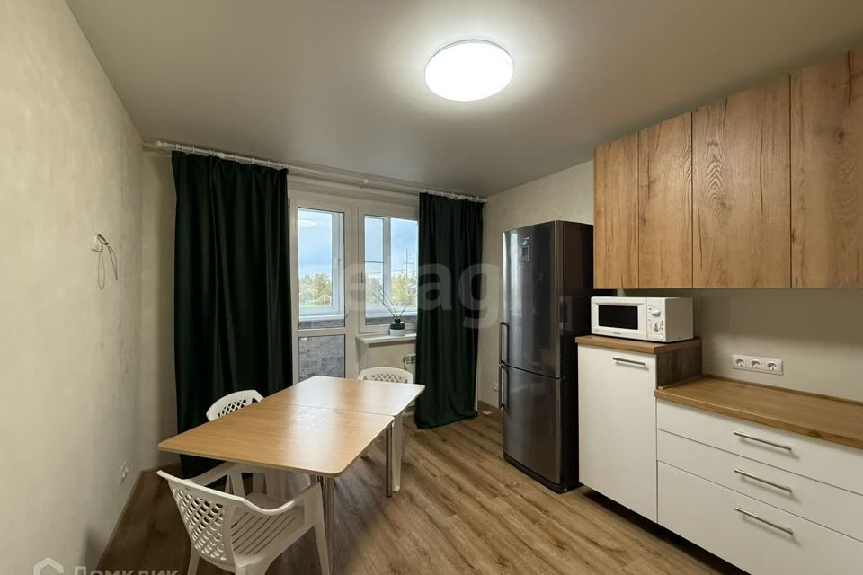 Продаётся 3-комнатная квартира, 97.6 м²