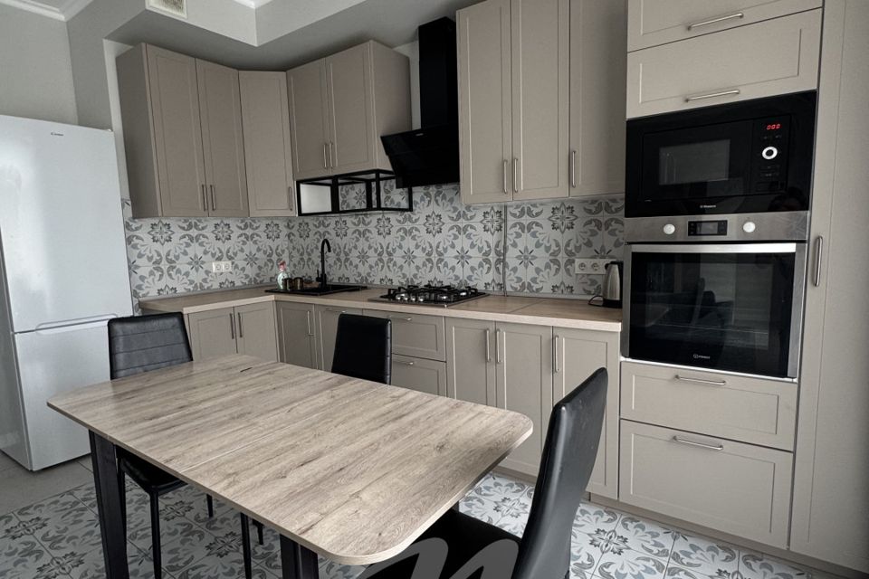 Сдаётся 3-комнатная квартира, 93 м²
