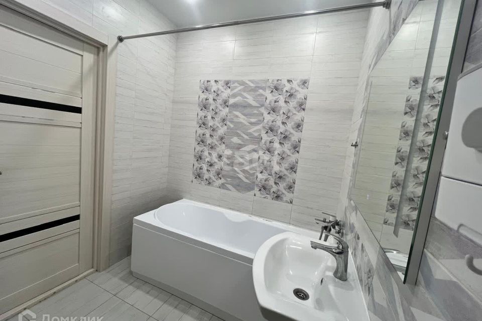 Продаётся 1-комнатная квартира, 42.3 м²