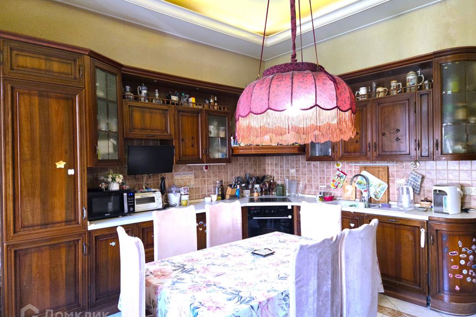 Продаётся 3-комнатная квартира, 93 м²