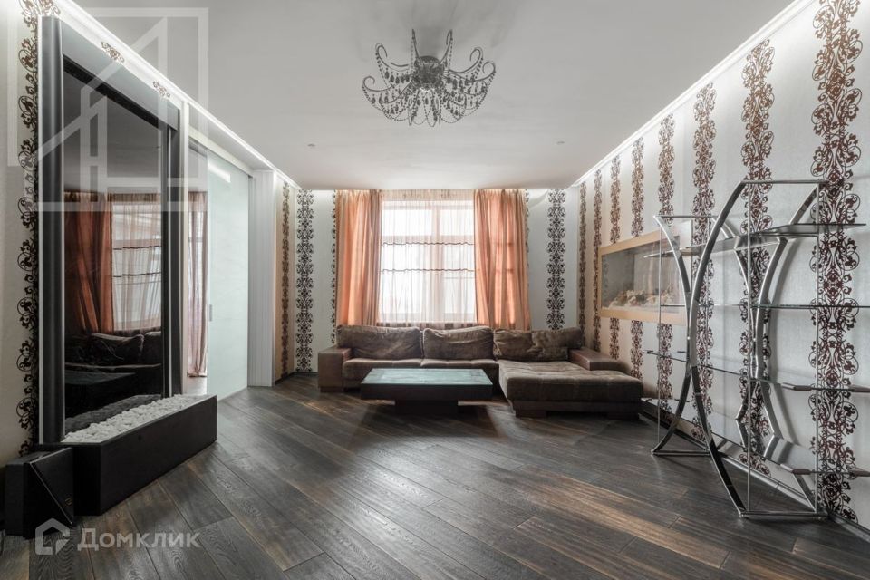 Сдаётся 5-комнатная квартира, 230 м²