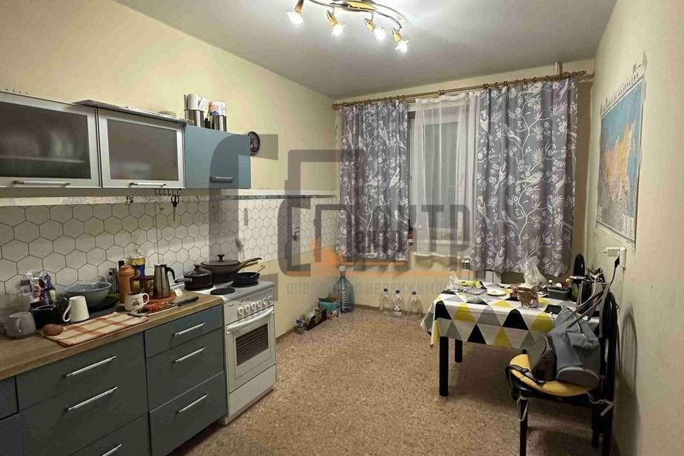 Сдаётся 2-комнатная квартира, 64.8 м²