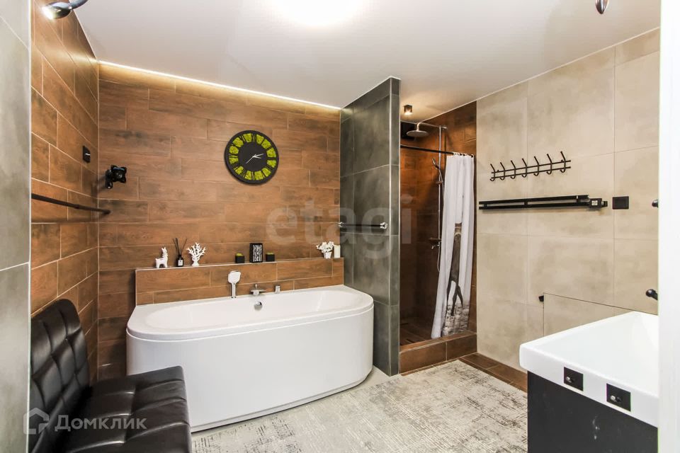 Продаётся 3-комнатная квартира, 155.3 м²