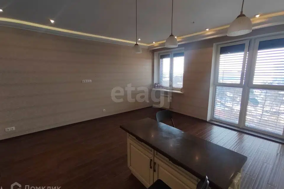 Продаётся 2-комнатная квартира, 94.7 м²