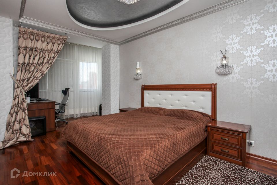 Продаётся 3-комнатная квартира, 128.8 м²