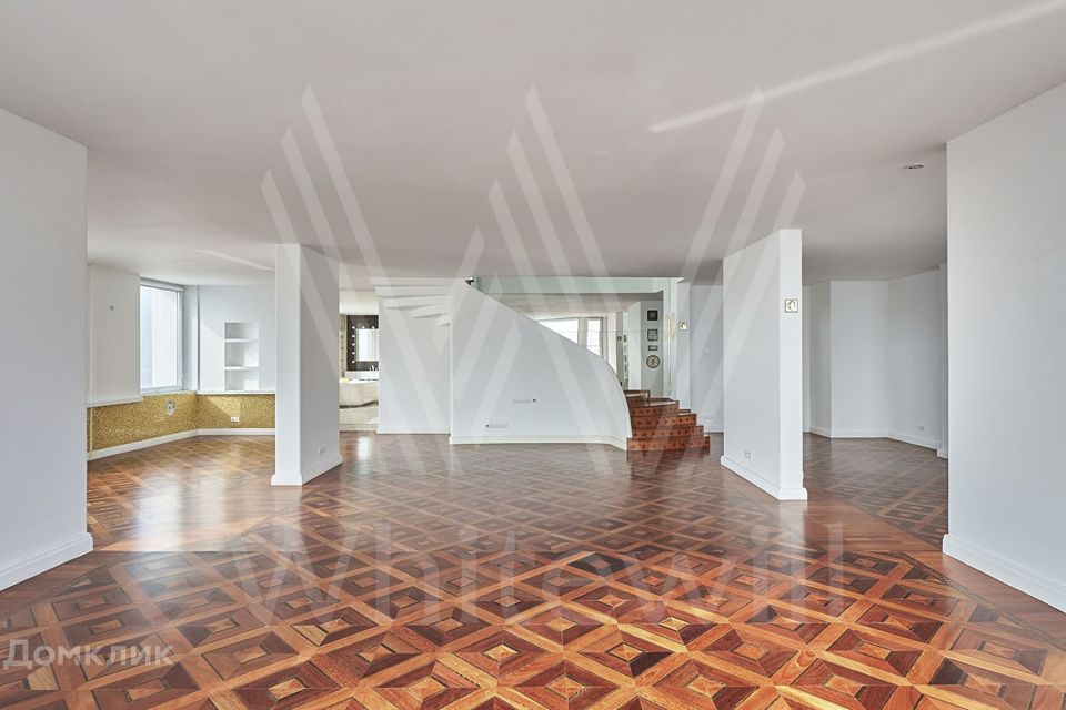 Продаётся 3-комнатная квартира, 263 м²