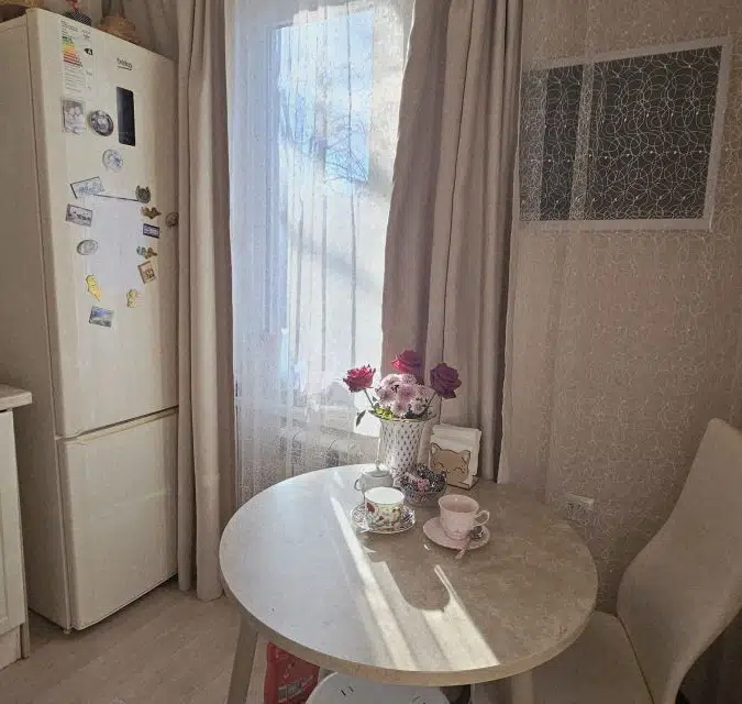Продаётся 4-комнатная квартира, 48.9 м²