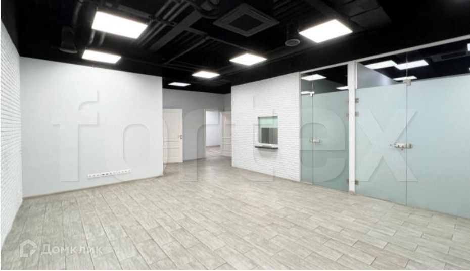 Сдаётся офис, 200 м²