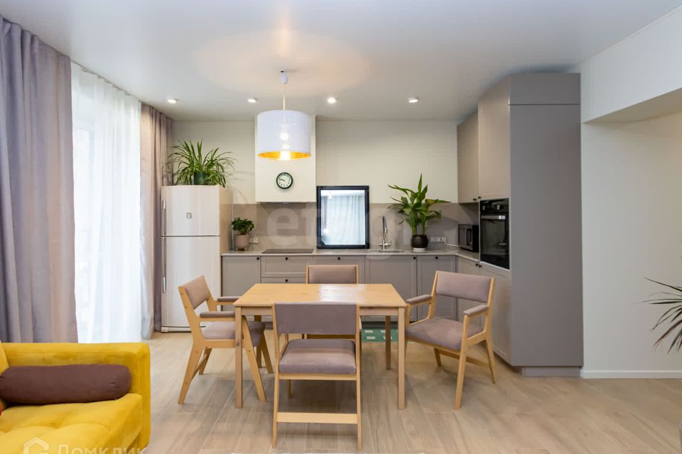 Продаётся 2-комнатная квартира, 61.1 м²