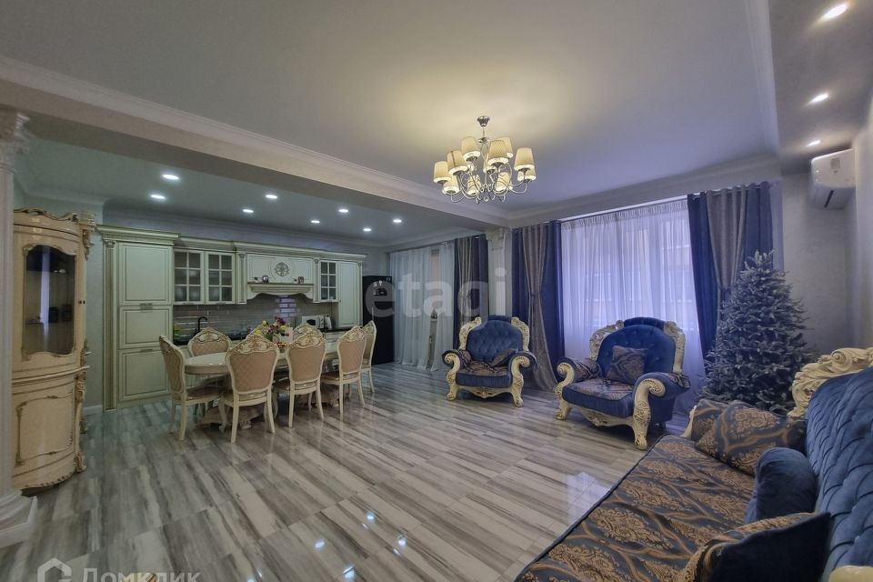 Продаётся 2-комнатная квартира, 119.9 м²