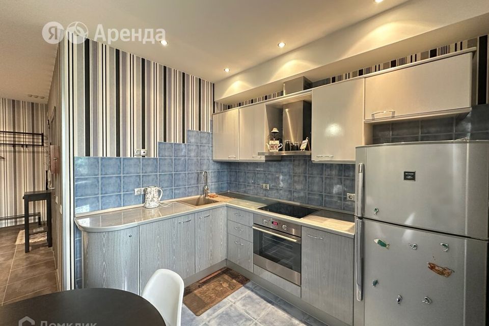 Сдаётся 2-комнатная квартира, 65 м²