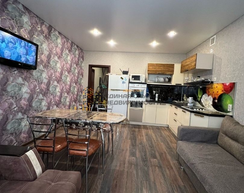 Сдаётся 2-комнатная квартира, 57 м²
