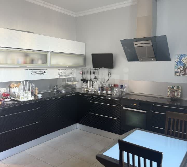 Продаётся 1-комнатная квартира, 57.7 м²