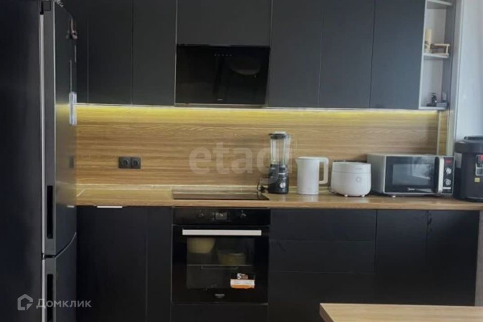 Продаётся 1-комнатная квартира, 42 м²
