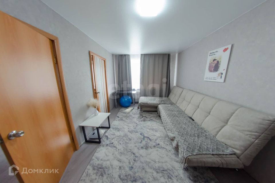 Продаётся 4-комнатная квартира, 60.9 м²