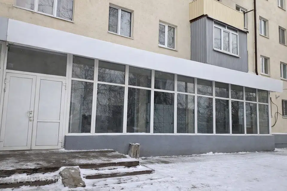 Сдаётся помещение своб. назначения, 300 м²
