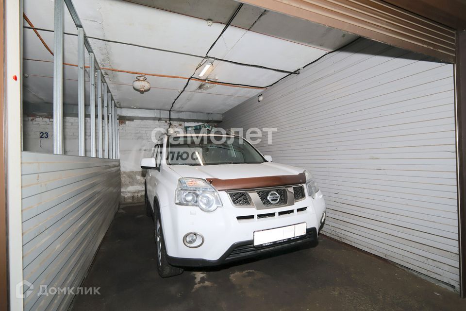 Продаётся машиноместо, 18 м²