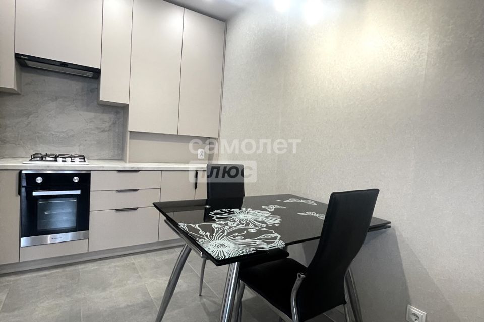 Сдаётся 1-комнатная квартира, 42 м²