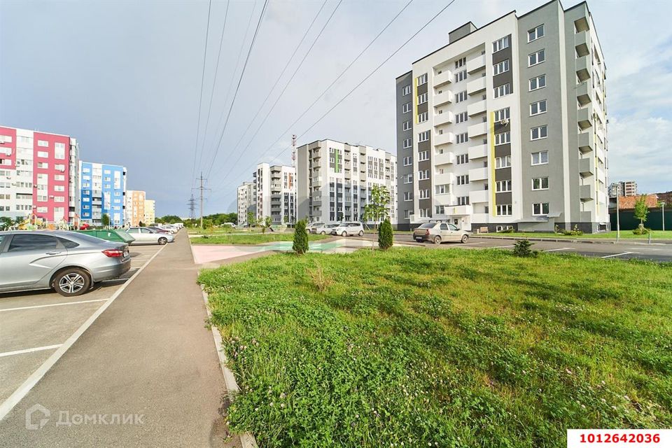 Продаётся 1-комнатная квартира, 56.4 м²