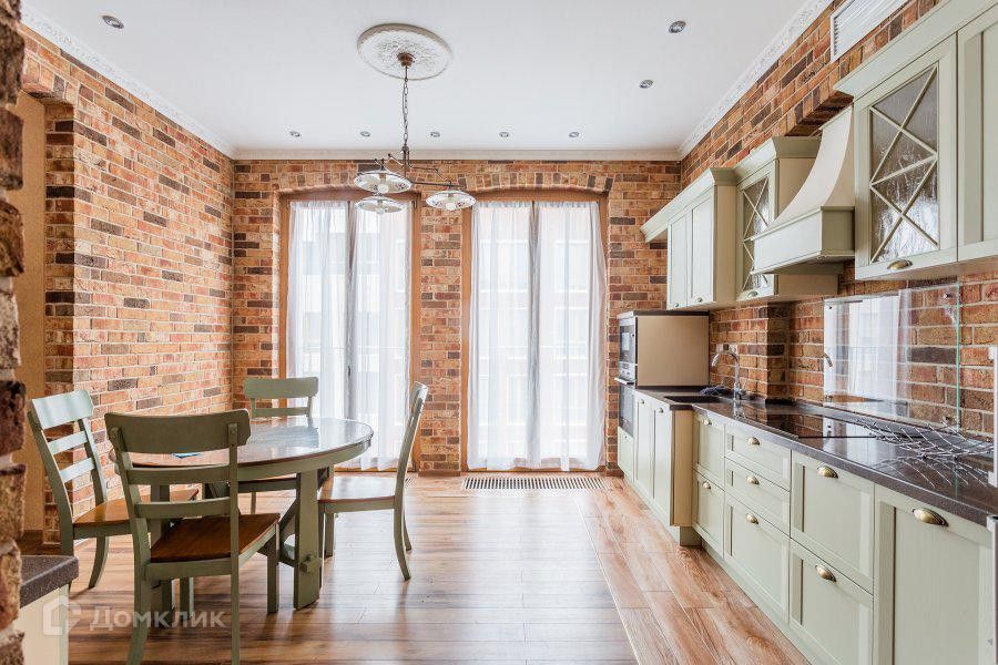 Продаётся 2-комнатная квартира, 100 м²
