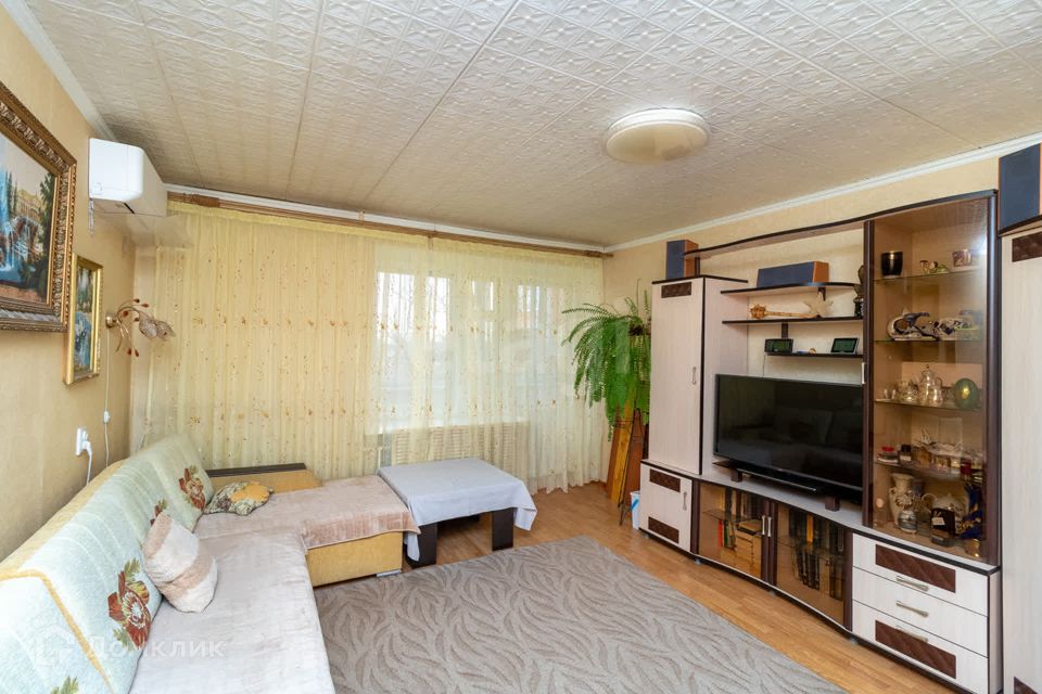 Продаётся 4-комнатная квартира, 74 м²