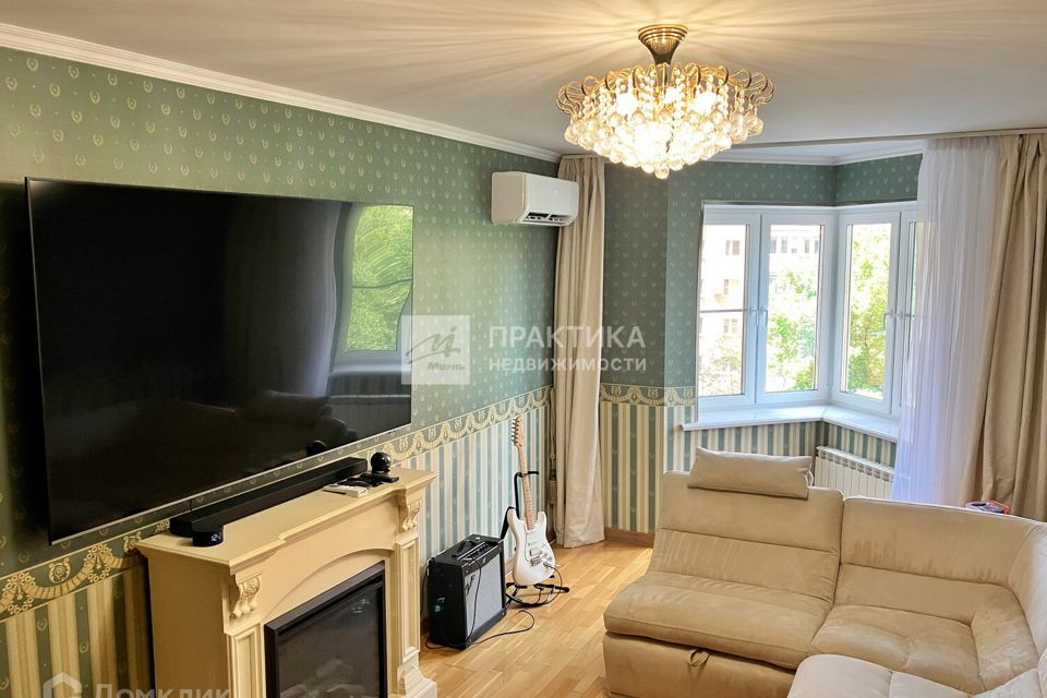 Продаётся 3-комнатная квартира, 97.5 м²