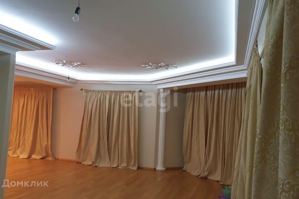 Продаётся 6-комнатная квартира, 307.4 м²