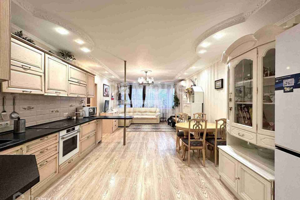 Продаётся 2-комнатная квартира, 92 м²