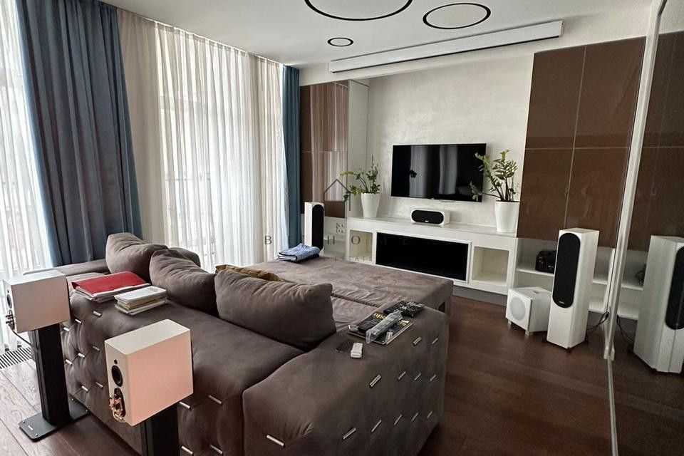 Сдаётся 3-комнатная квартира, 130 м²