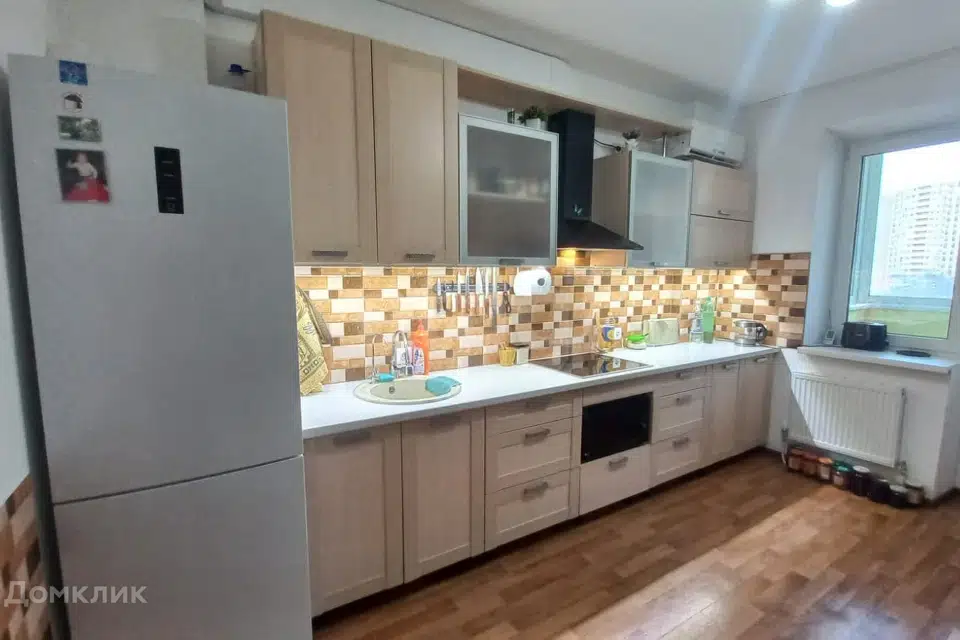 Продаётся 1-комнатная квартира, 41.9 м²