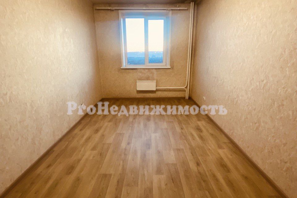 Продаётся 1-комнатная квартира, 42 м²