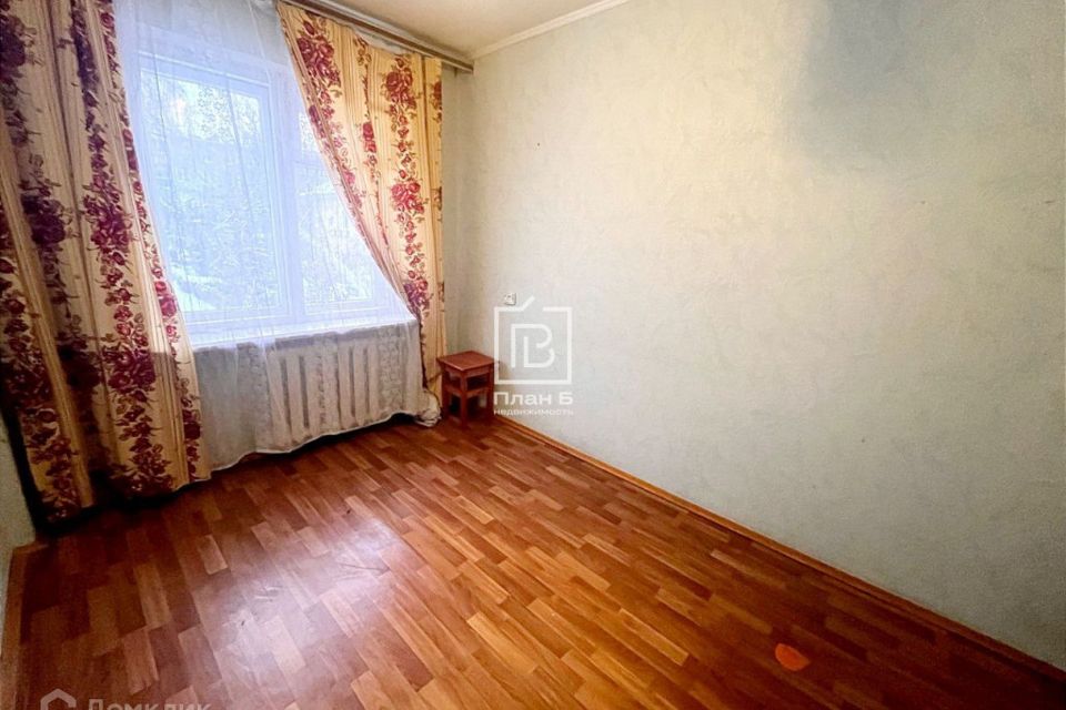 Продаётся 4-комнатная квартира, 58.8 м²