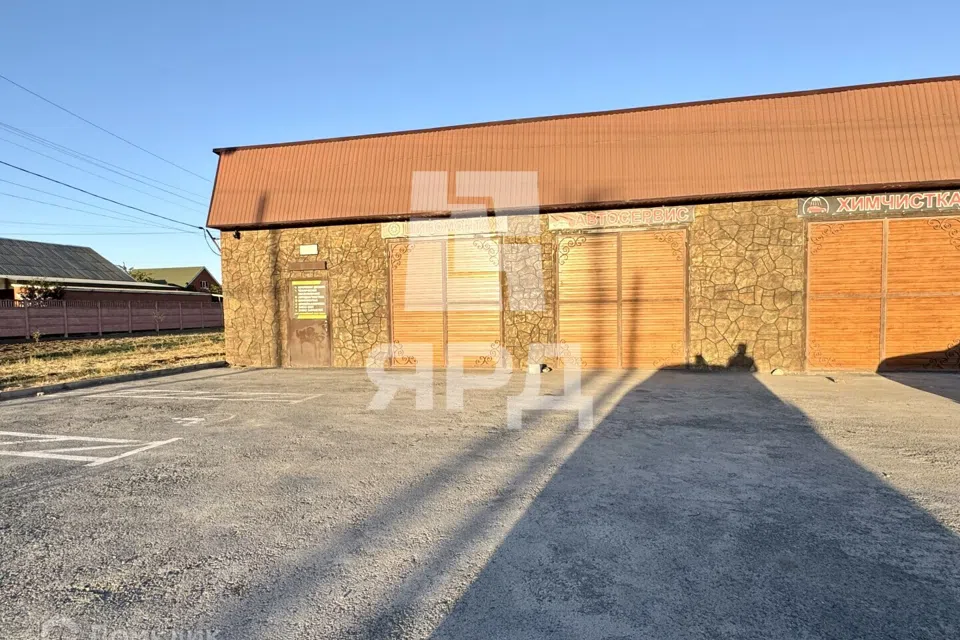 Сдаётся торговое помещение, 159.5 м²