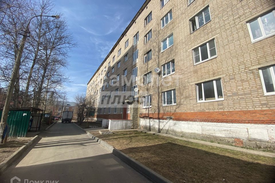 Продаётся комната в 14-комн. квартире, 18 м²