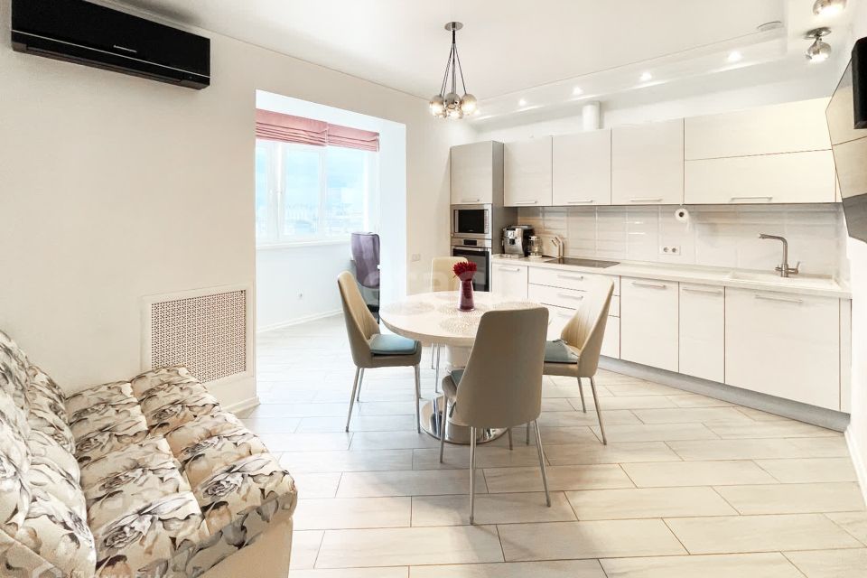 Продаётся 2-комнатная квартира, 67.6 м²